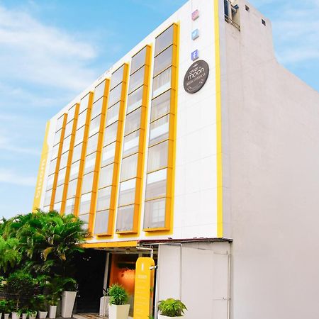 Bloom Hotel - Gachibowli Hyderabad Bagian luar foto