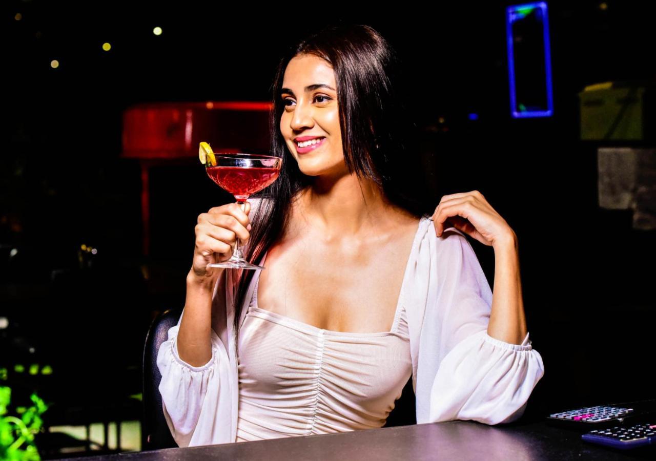 Bloom Hotel - Gachibowli Hyderabad Bagian luar foto