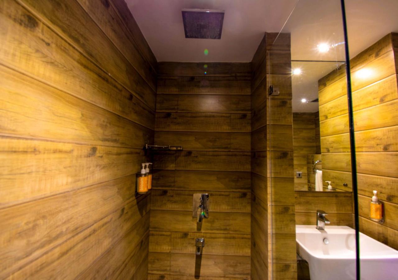 Bloom Hotel - Gachibowli Hyderabad Bagian luar foto