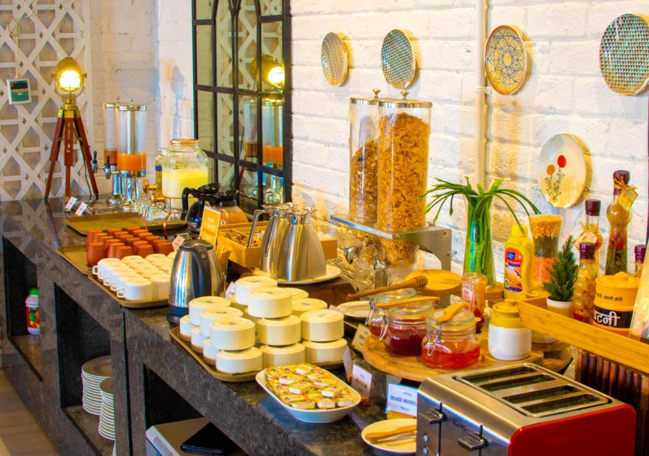 Bloom Hotel - Gachibowli Hyderabad Bagian luar foto