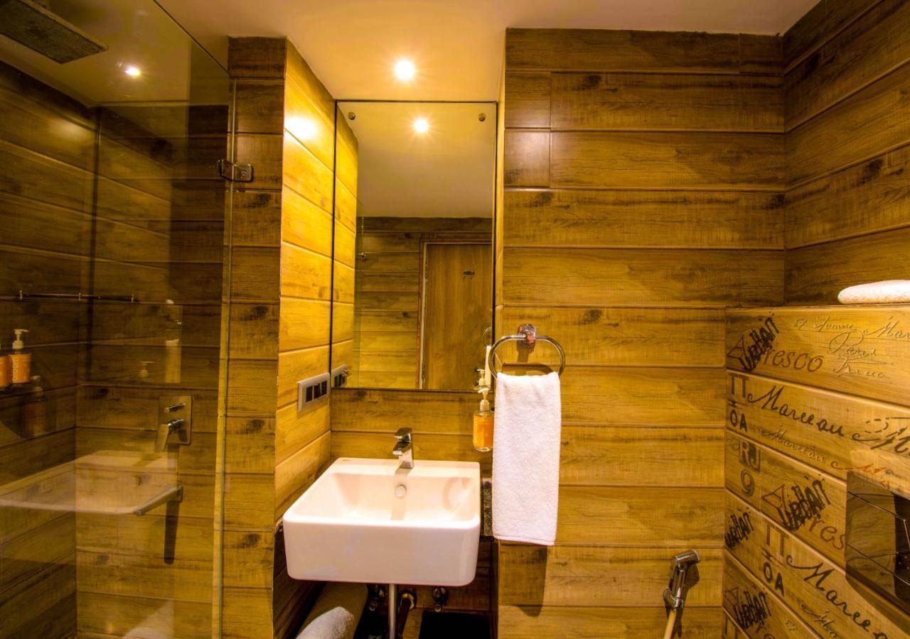 Bloom Hotel - Gachibowli Hyderabad Bagian luar foto