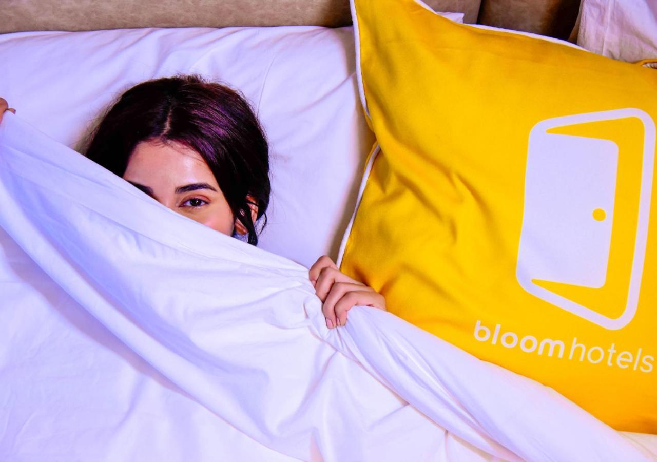 Bloom Hotel - Gachibowli Hyderabad Bagian luar foto